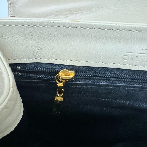 Authentic Givency White Cream Leather Handbag Made in Italy  D.PAT 896710 - Picture 12 of 16